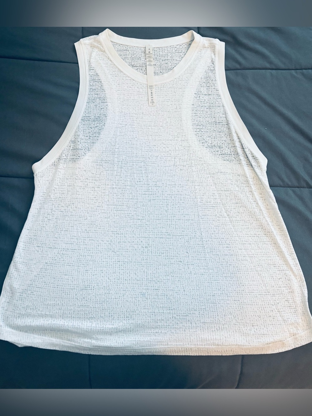 Lululemon Cropped White Razorback Tank top Lightweight Size 8